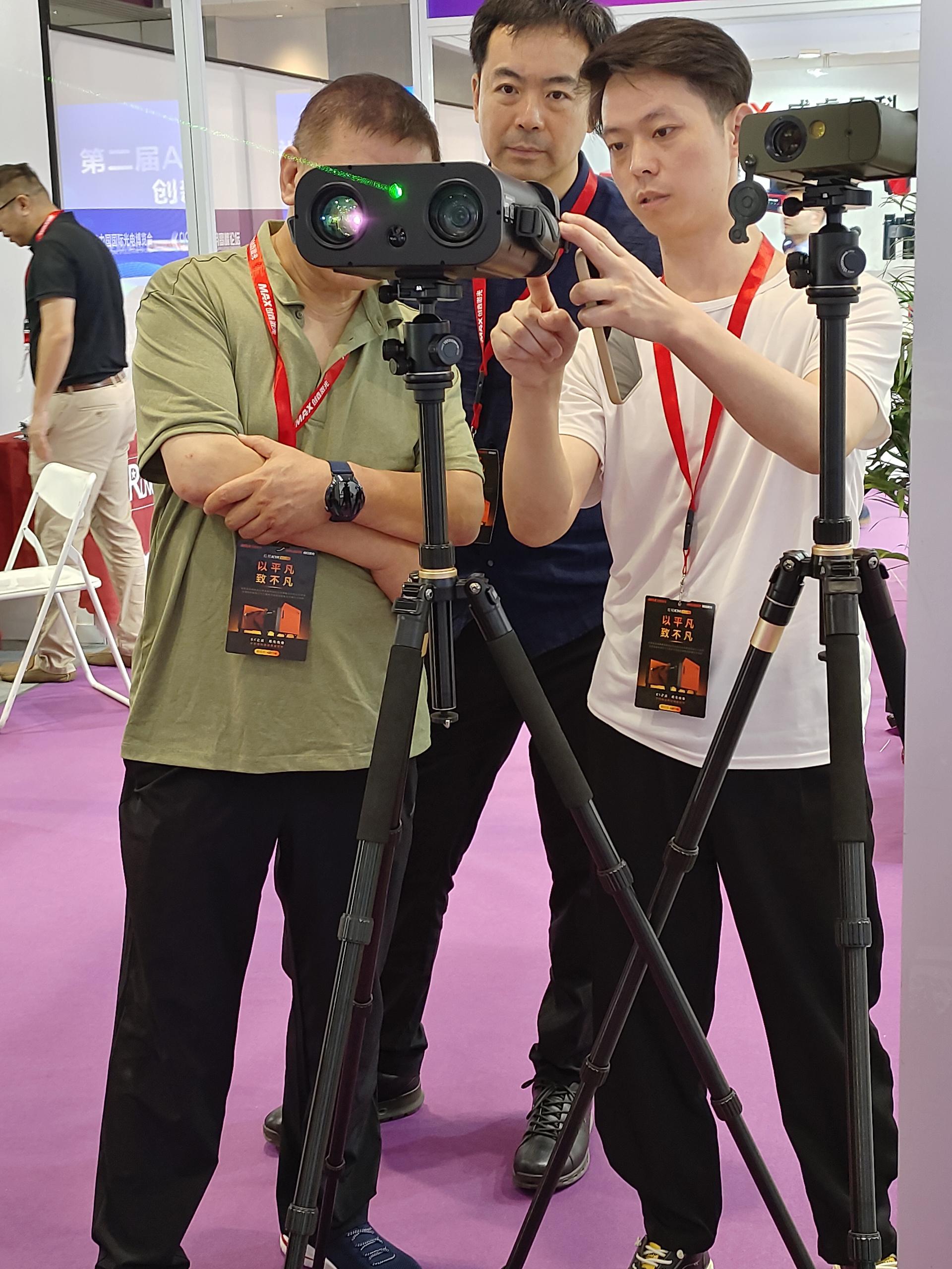 [CIOE Exhibition Express] On the first day of the Optical Expo, onick was very popular...