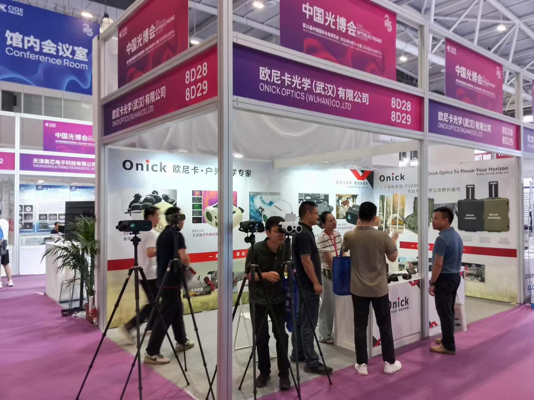 [CIOE Exhibition Express] On the first day of the Optical Expo, onick was very popular...